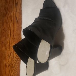 9 black 1State black woman shoes leather